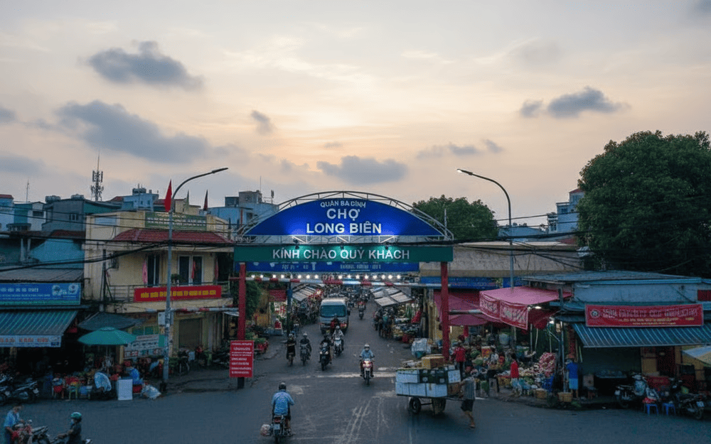 Chợ Long Biên nằm tại quận Ba Đình, Hà Nội (Nguồn: Internet)